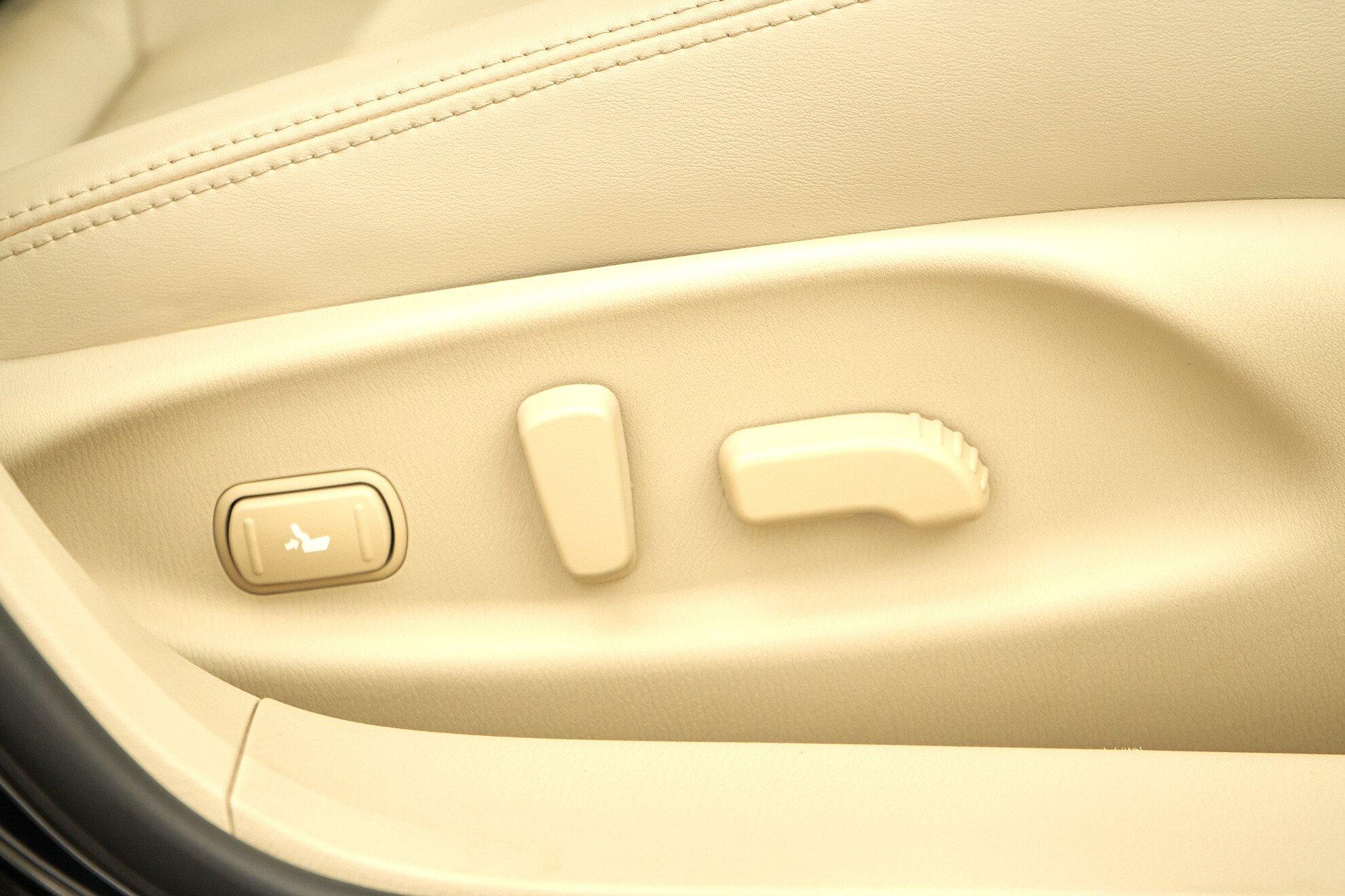 Infiniti Q70 2014, черный