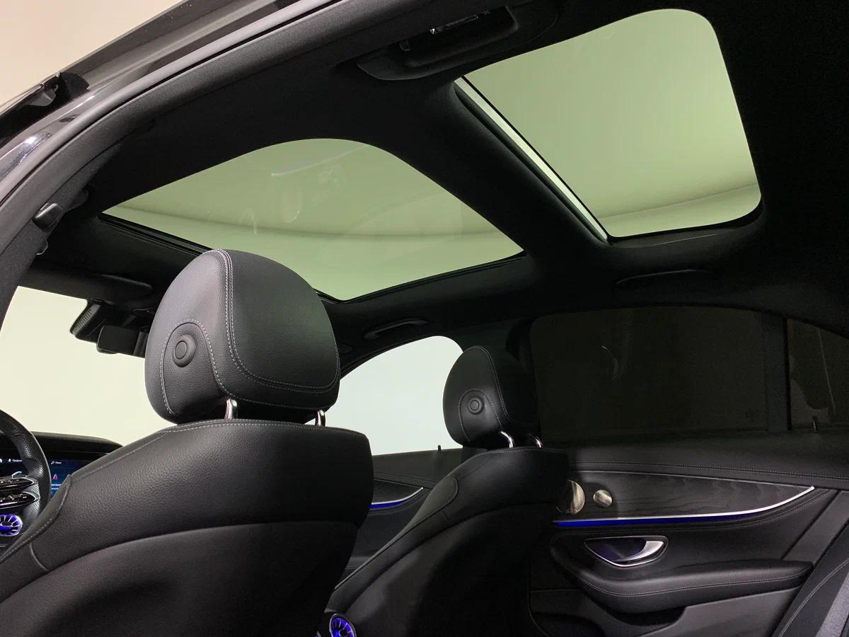 Mercedes-Benz E-Класс 2020, черный