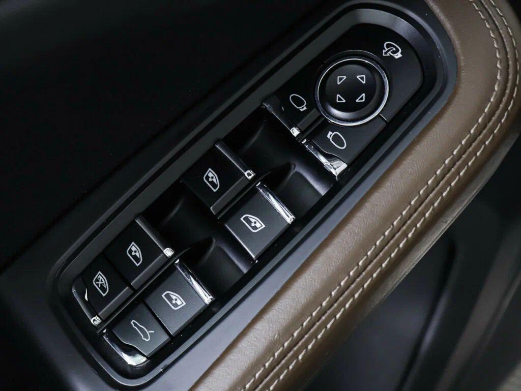 Porsche Macan 2017, серый