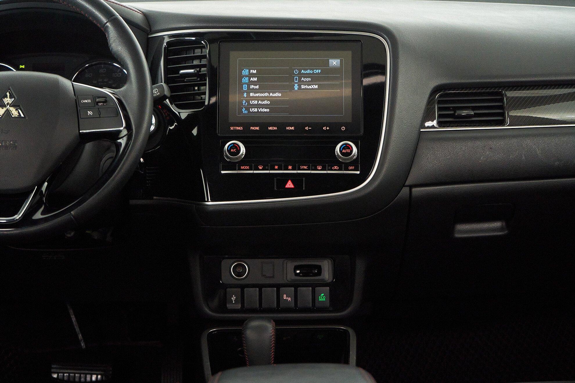 Mitsubishi Outlander 2019, серый