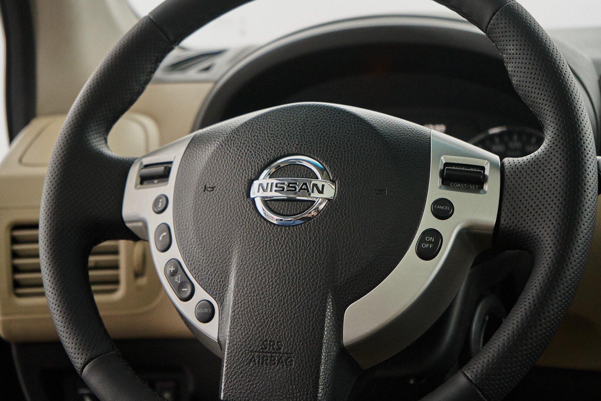 Nissan X-Trail 2013, черный