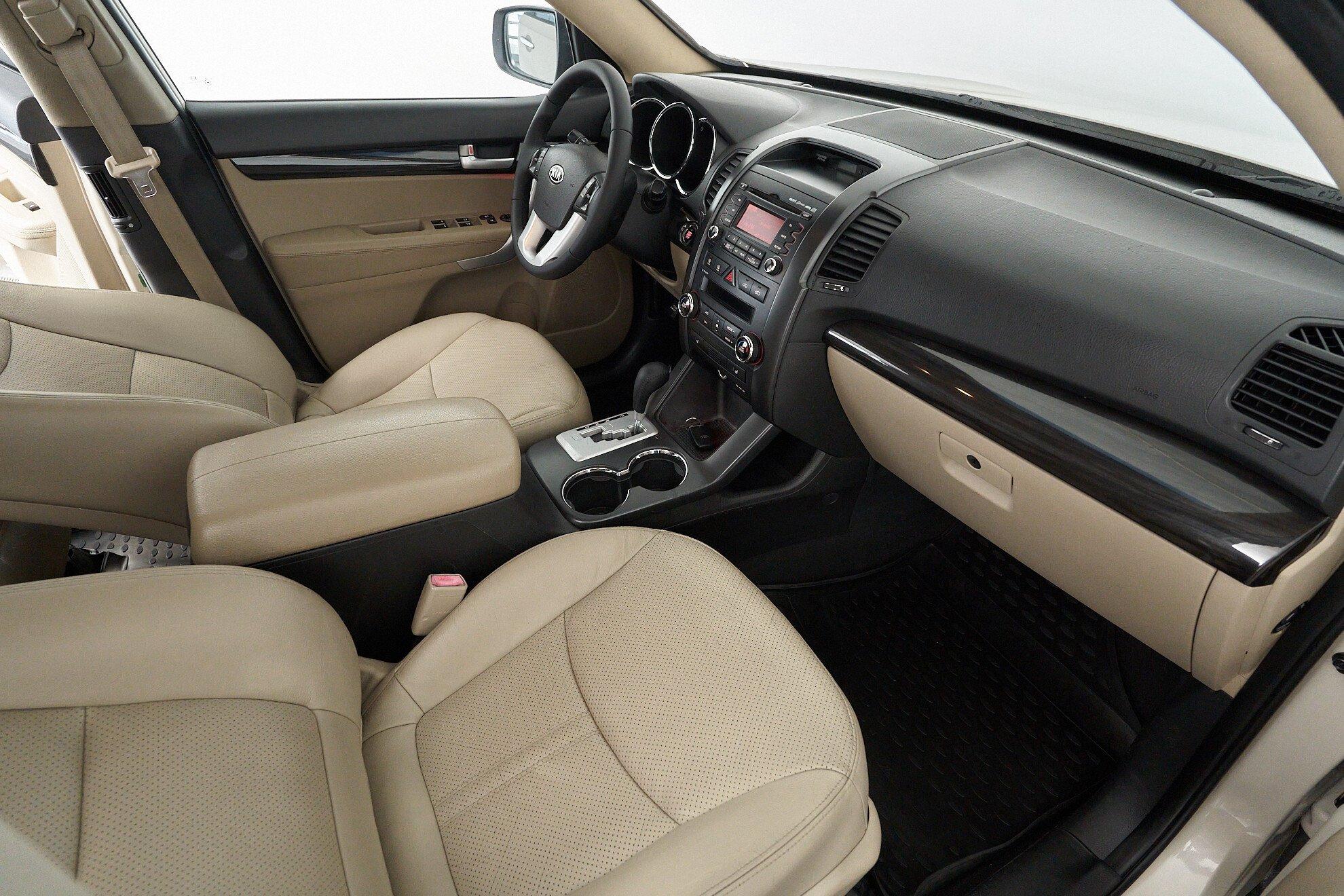 Kia Sorento 2010, бежевый