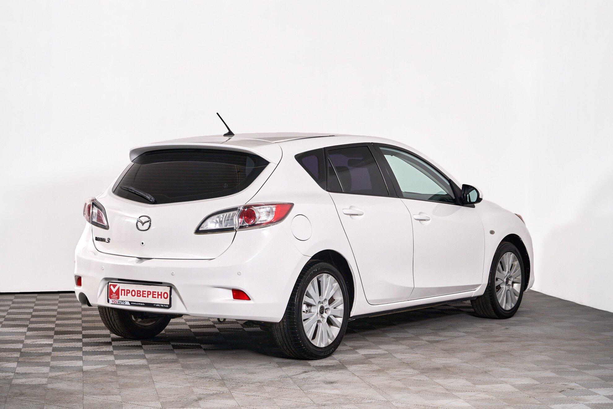 Mazda 3 2013, белый