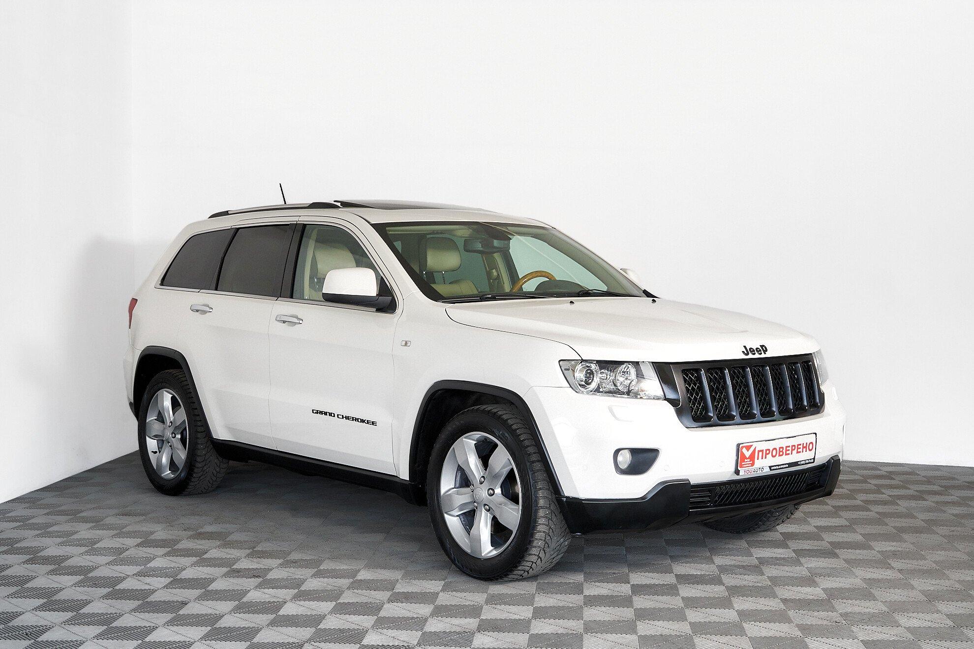 Jeep Grand Cherokee 2010, белый