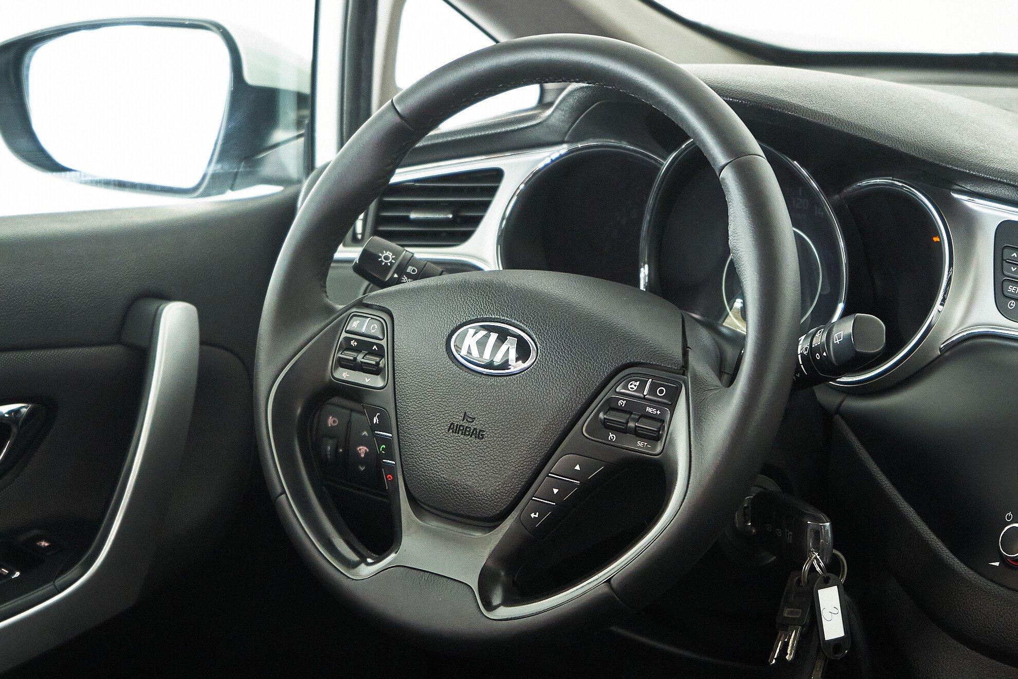 Kia Ceed 2018, белый