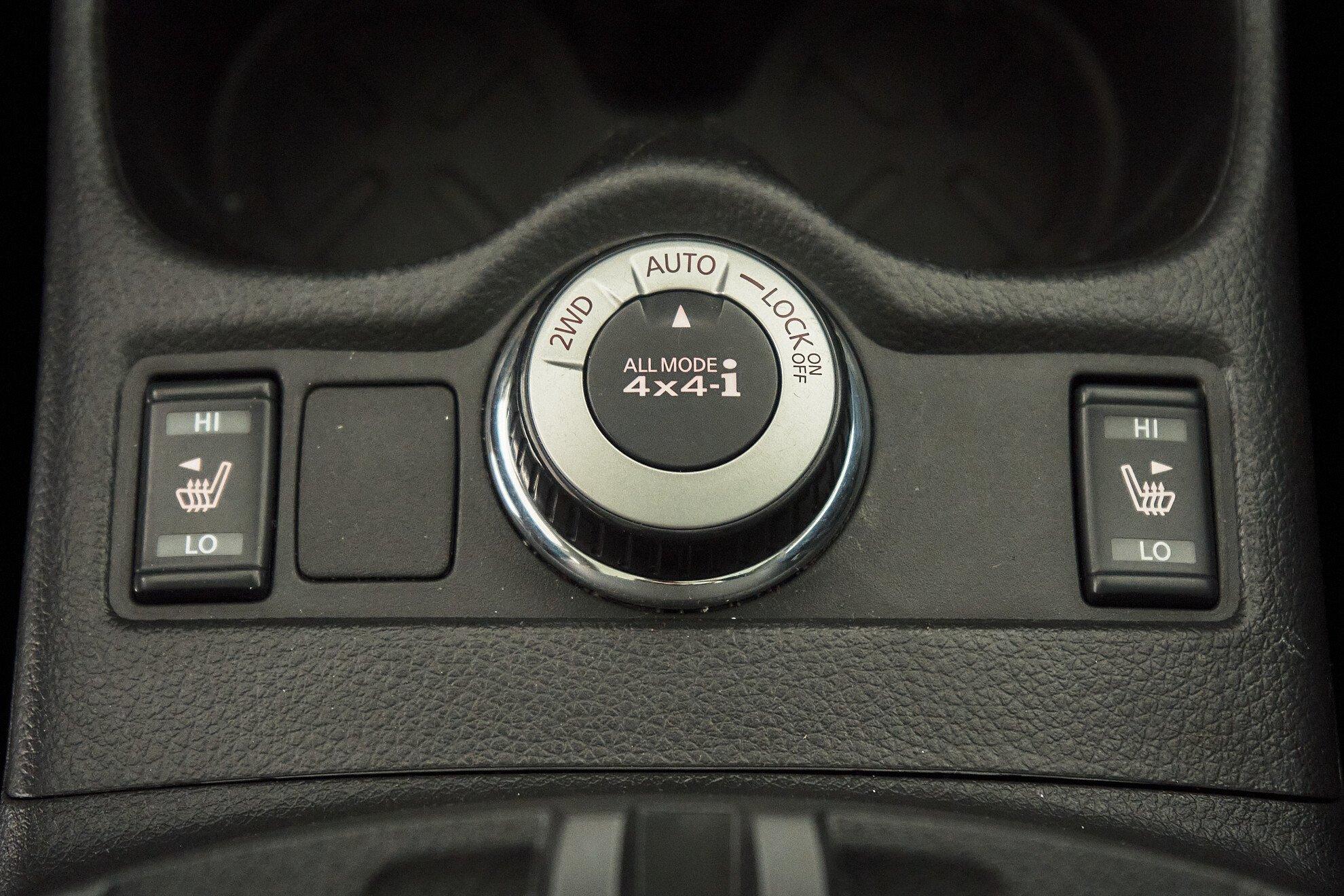Nissan Qashqai 2018, синий