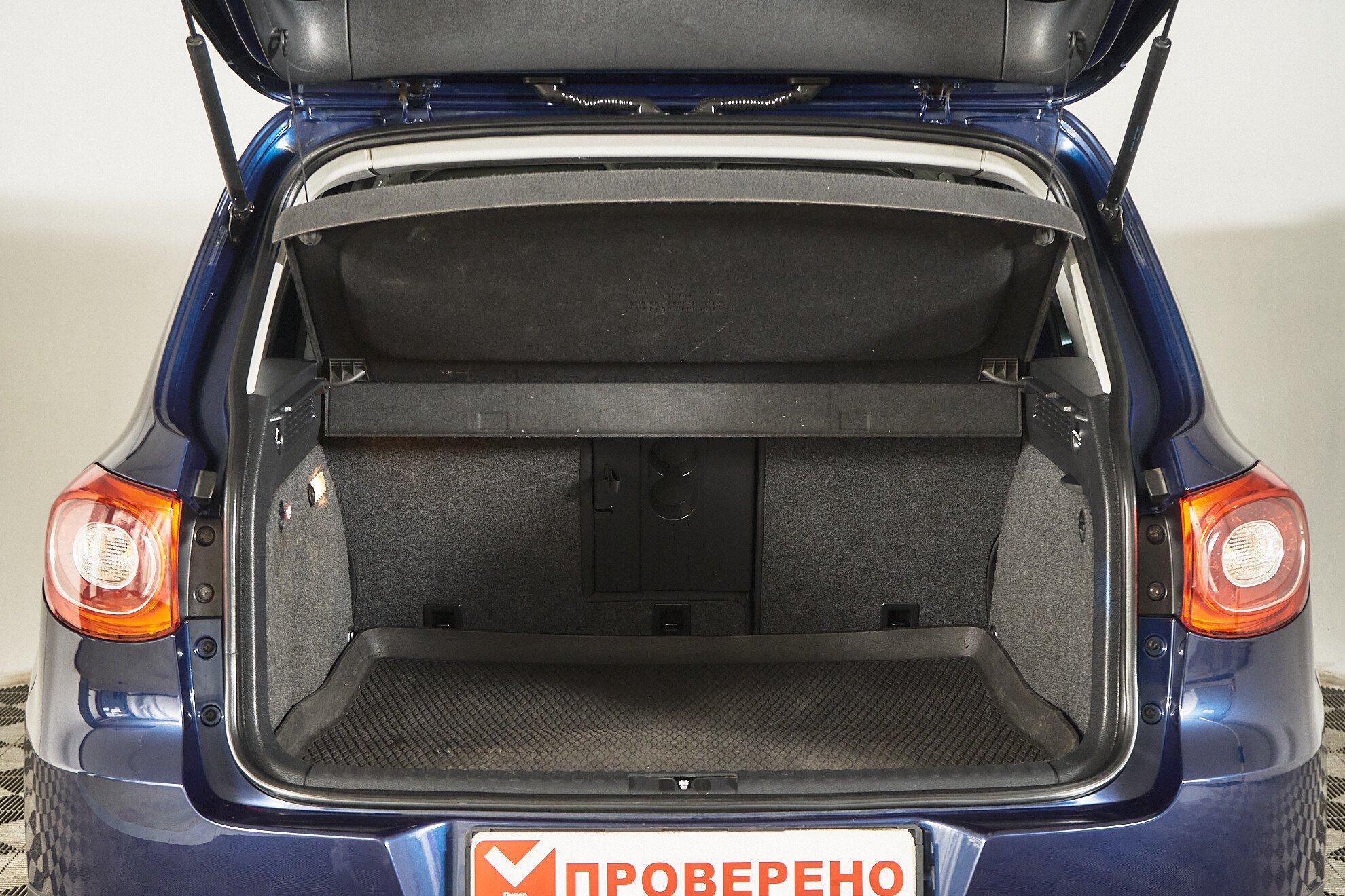 Volkswagen Tiguan 2011, синий