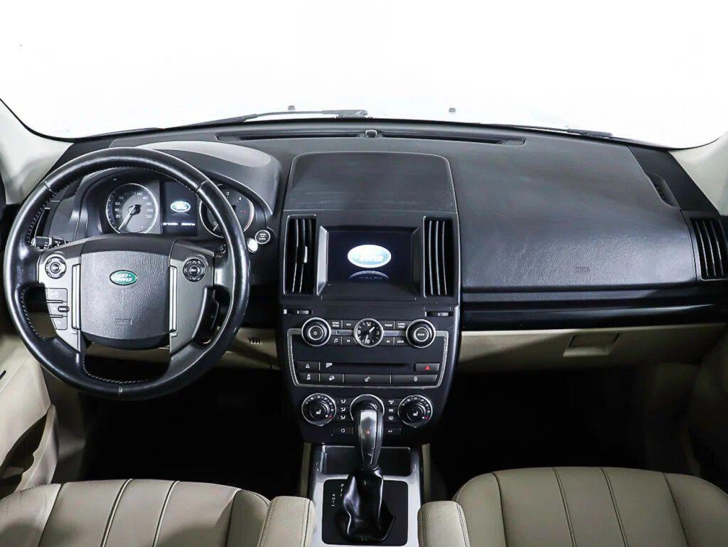 Land Rover Freelander 2014, белый