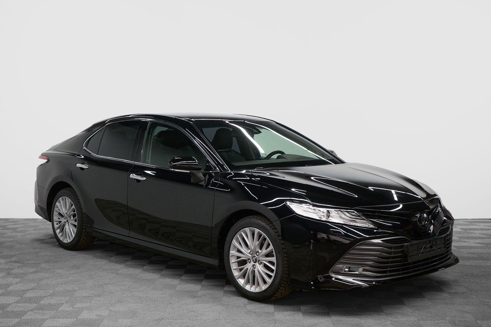 Toyota Camry 2020, черный