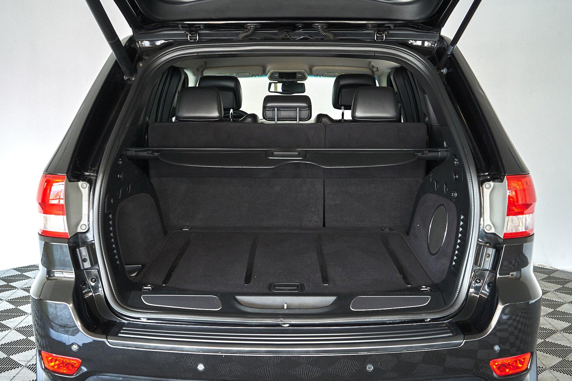 Jeep Grand Cherokee 2012, черный