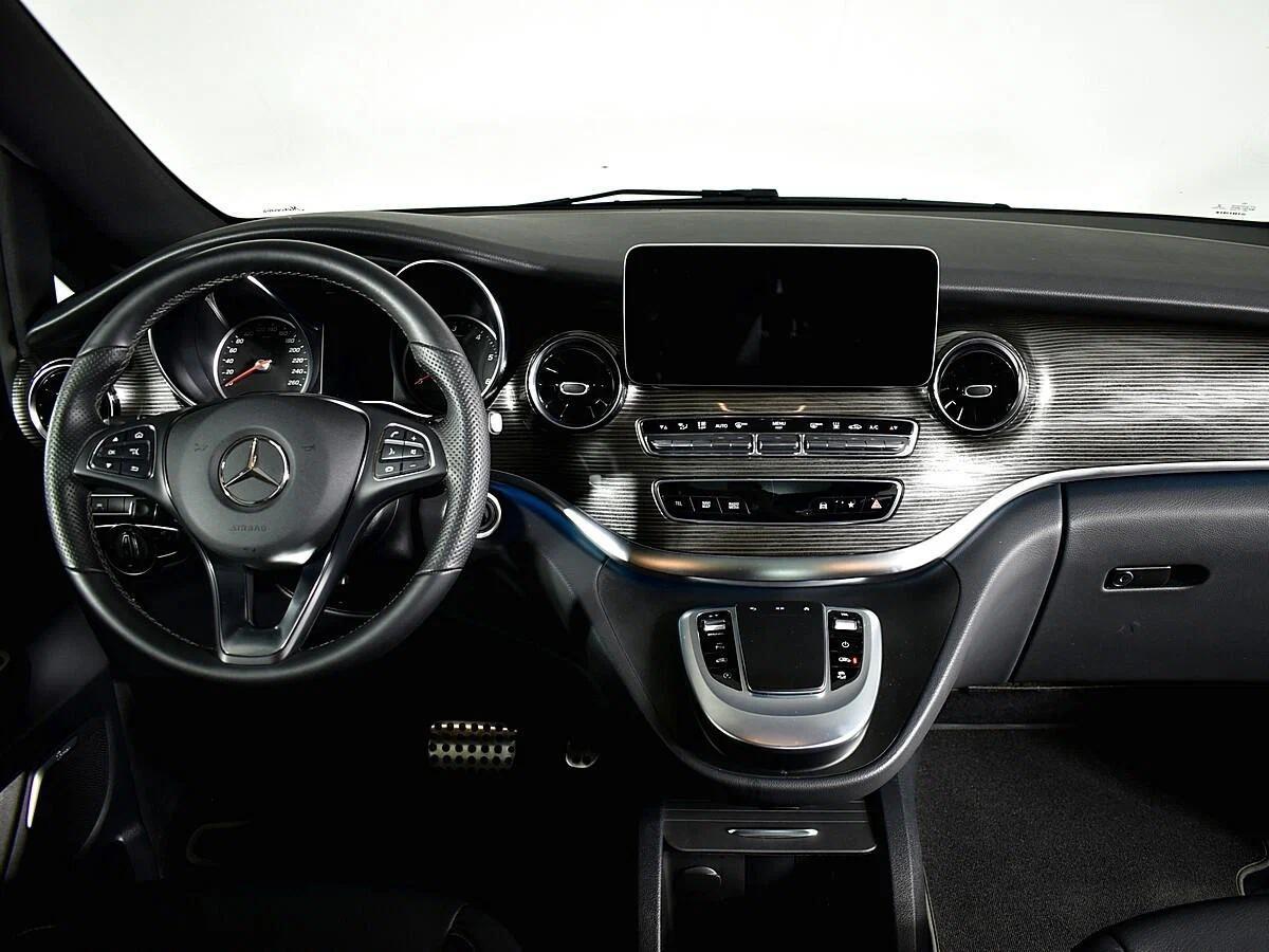 Mercedes-Benz V-Класс 2021, серый