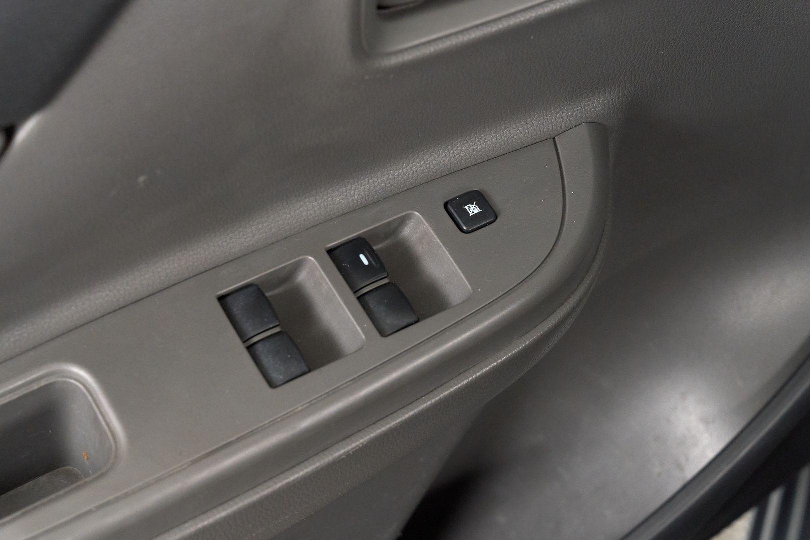 Mitsubishi L200 2017, серый