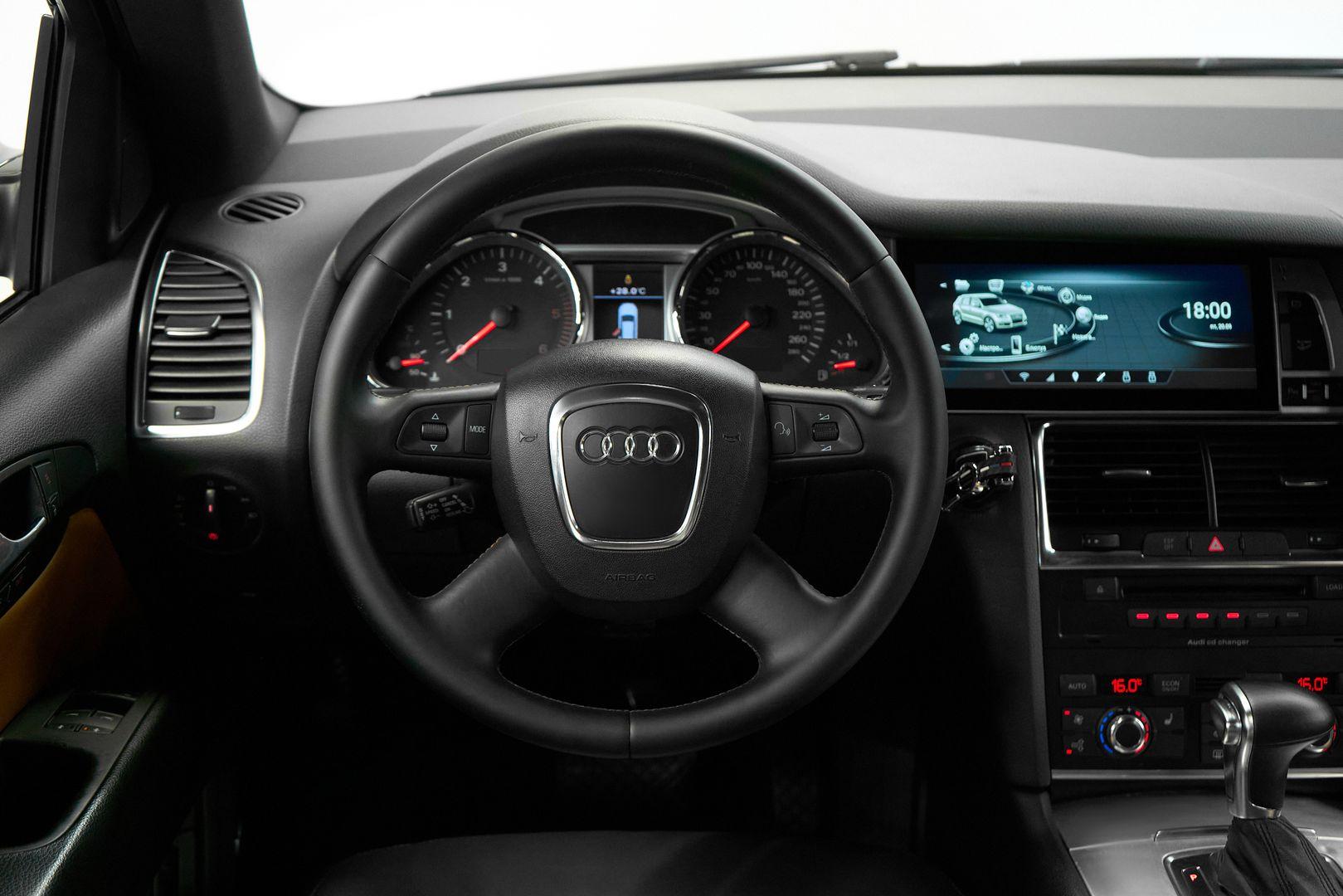 Audi Q7 2007, черный