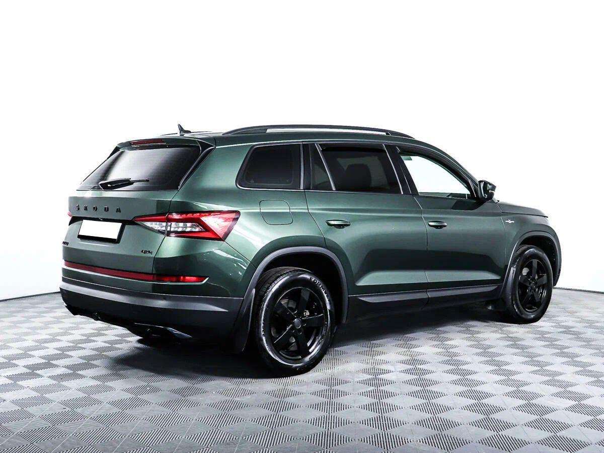 Skoda Kodiaq 2021, зеленый