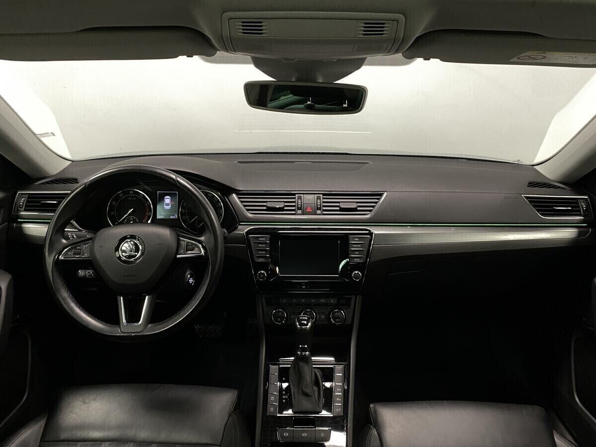 Skoda Superb 2019, серебряный