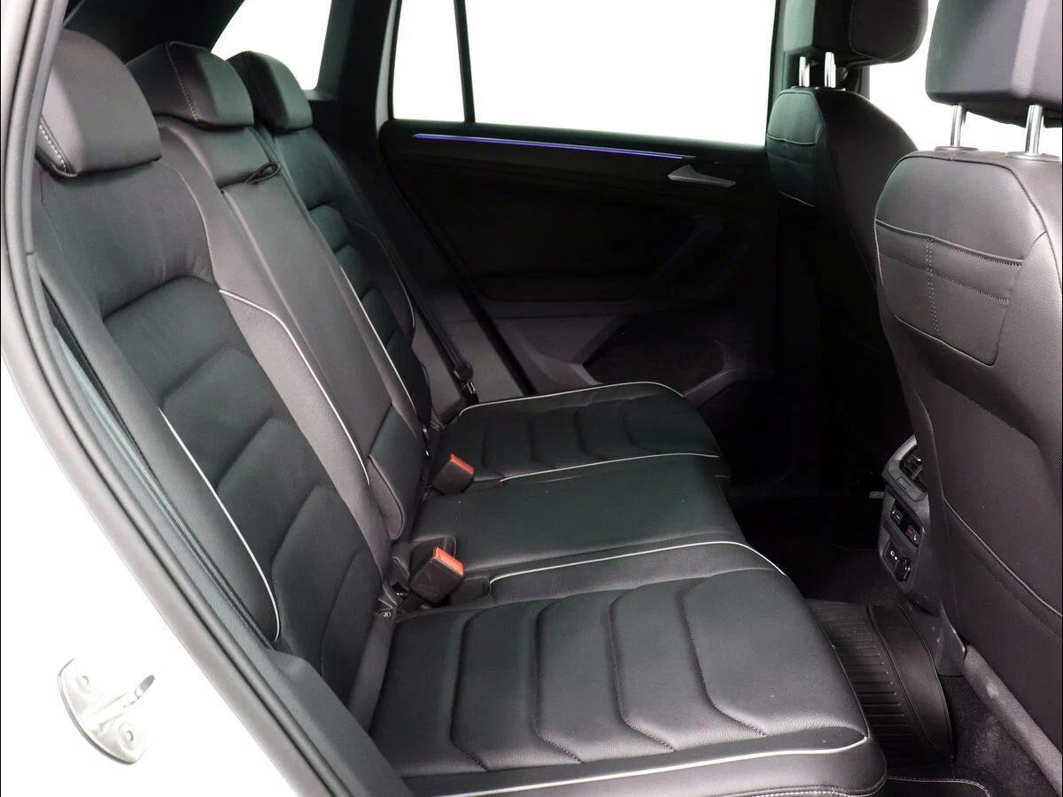 Volkswagen Tiguan 2022, белый