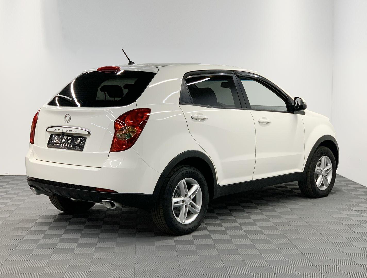 SsangYong Actyon 2011, белый