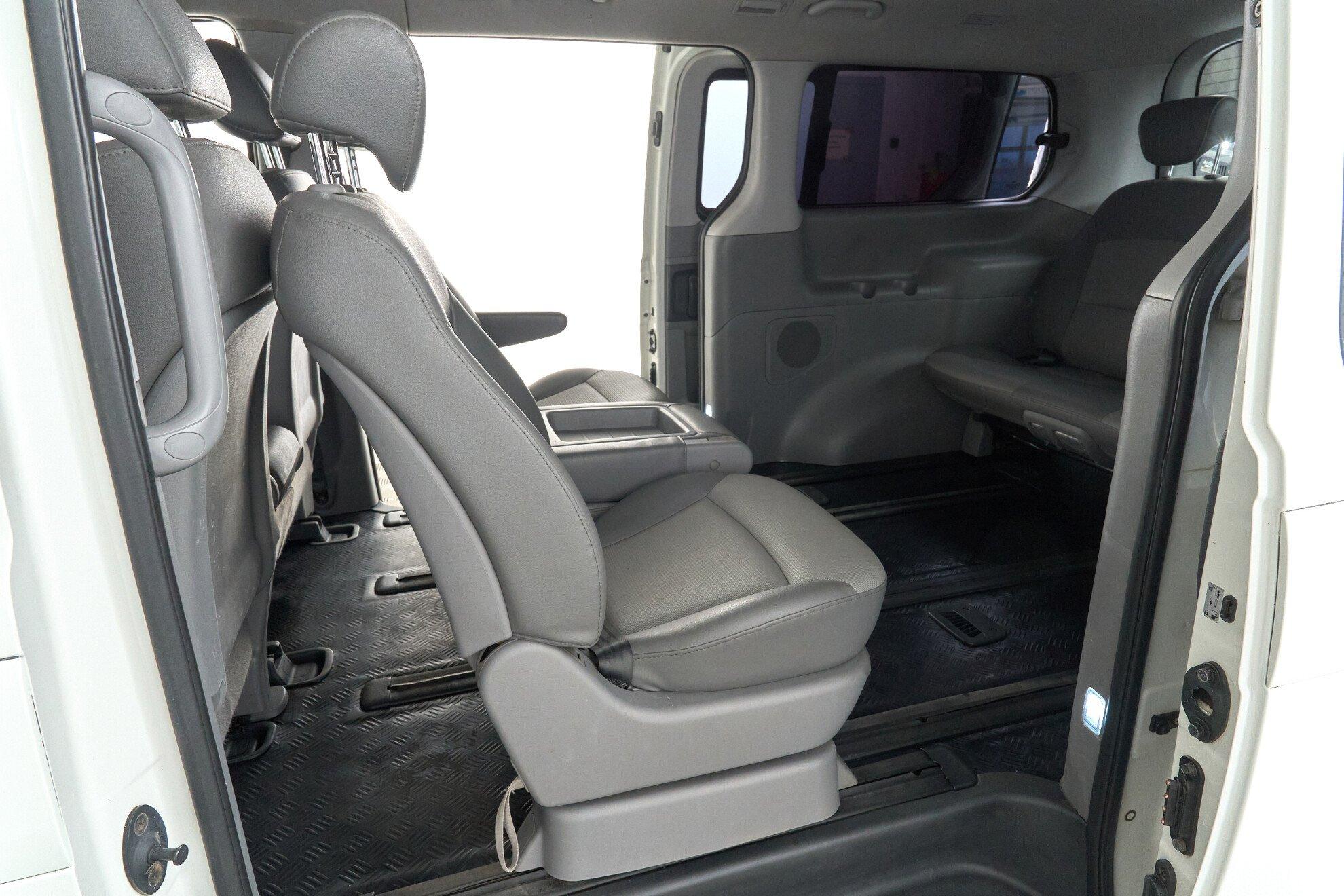Hyundai Grand Starex 2012, белый