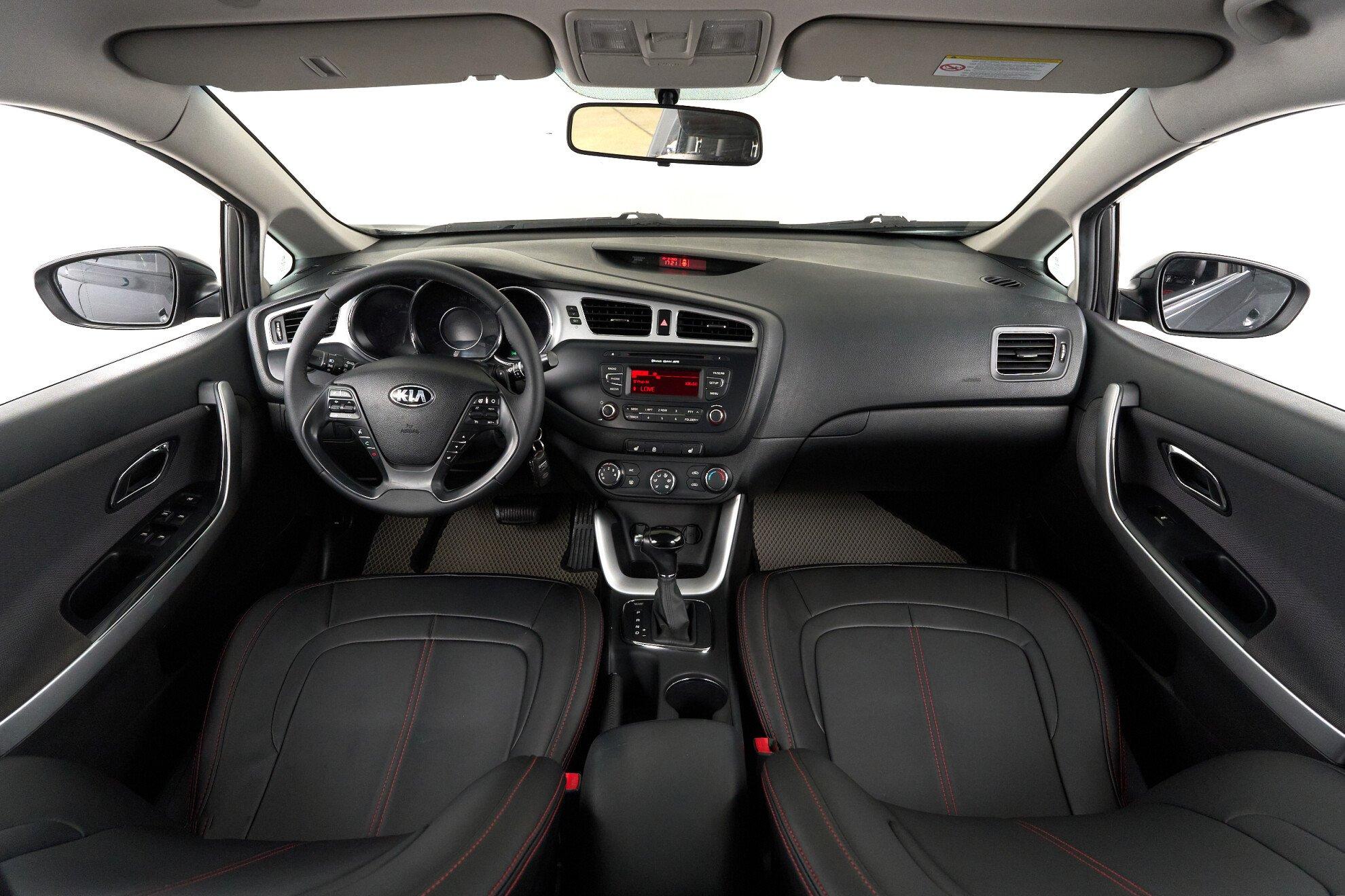 Kia Ceed 2012, черный