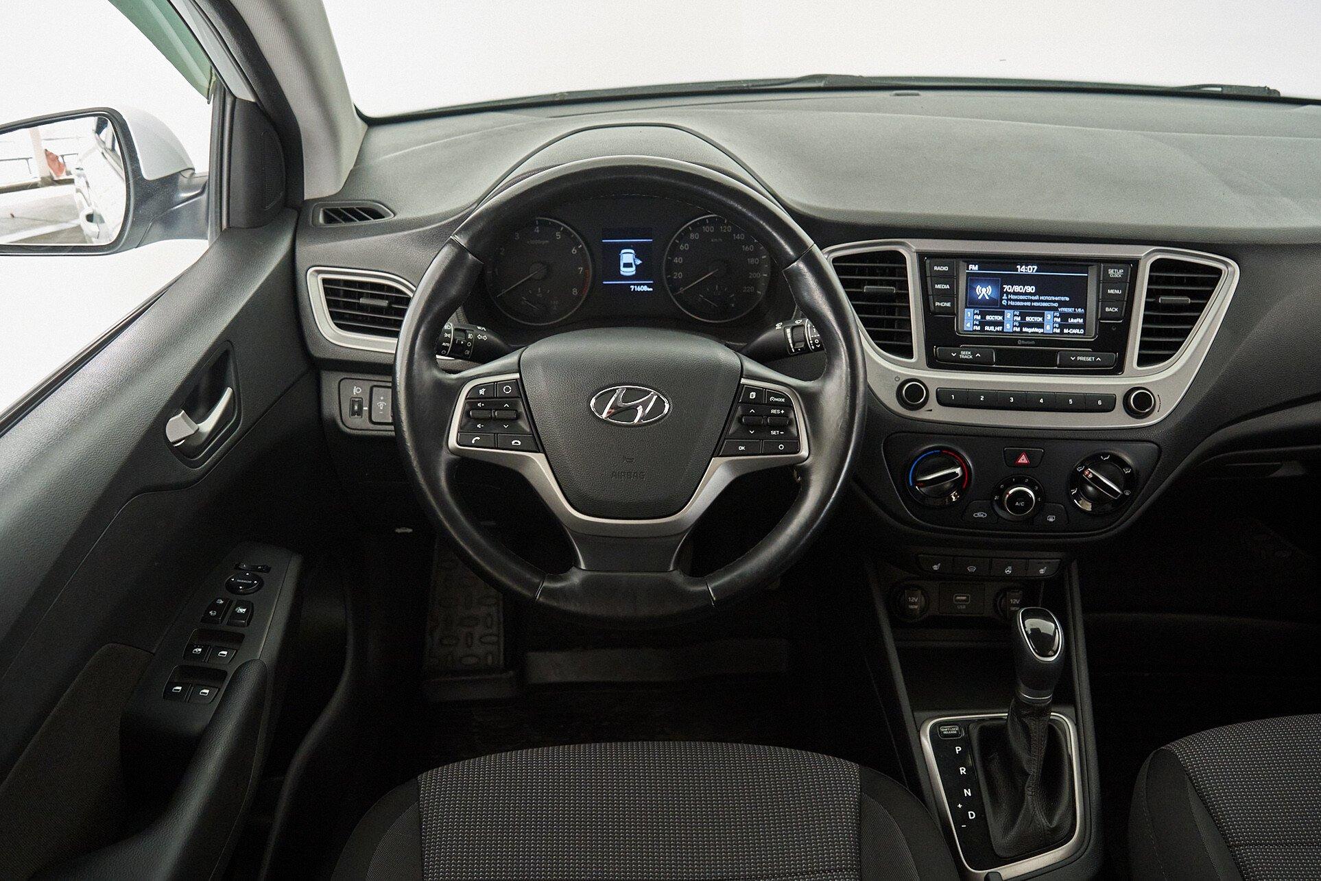 Hyundai Solaris 2019, белый