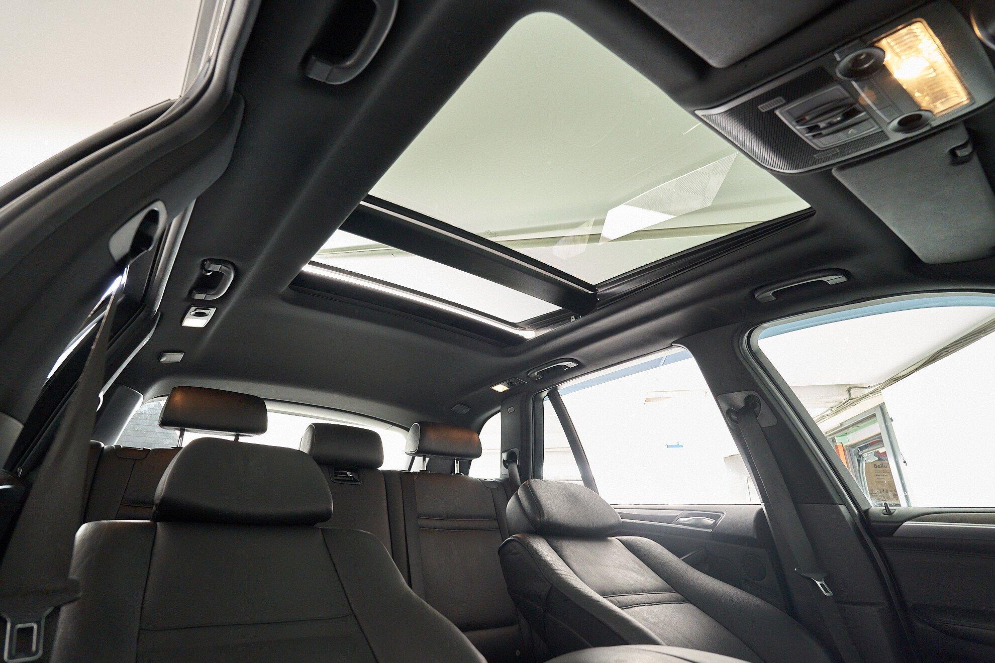 BMW X5 2009, черный