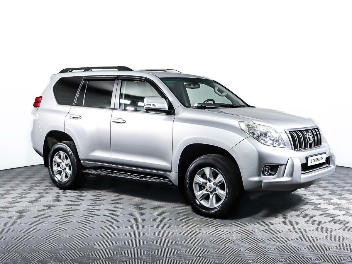 Toyota Land Cruiser Prado 2012, серебряный