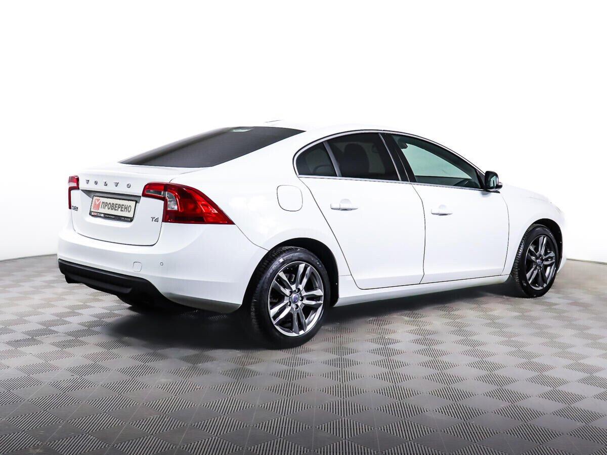 Volvo S60 2013, белый