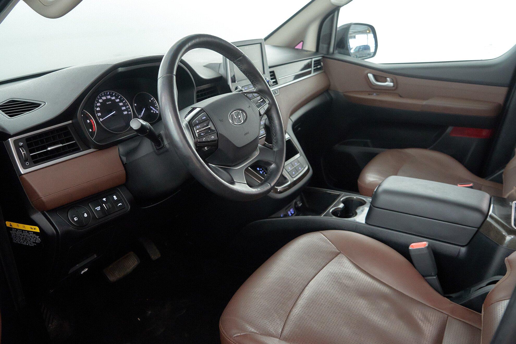 Hyundai Grand Starex 2018, черный