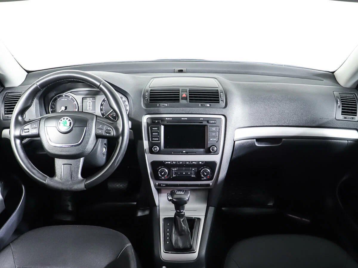Skoda Octavia 2012, серебряный