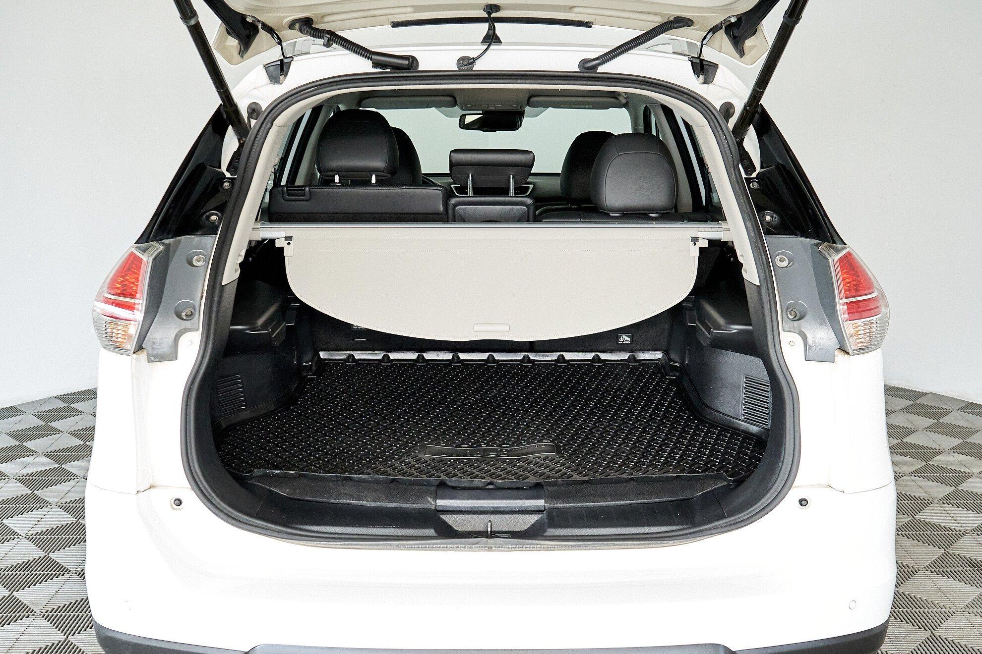 Nissan X-Trail 2017, белый