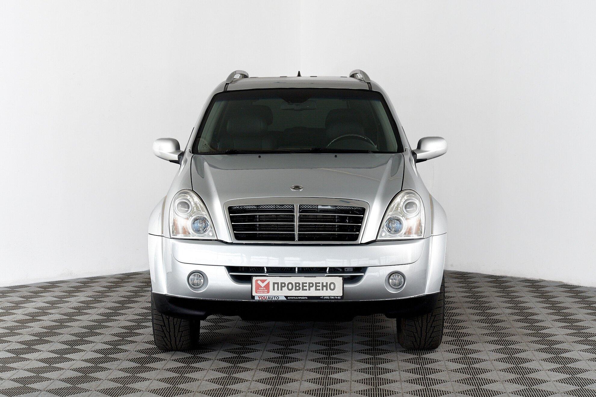 SsangYong Rexton 2011, серебряный