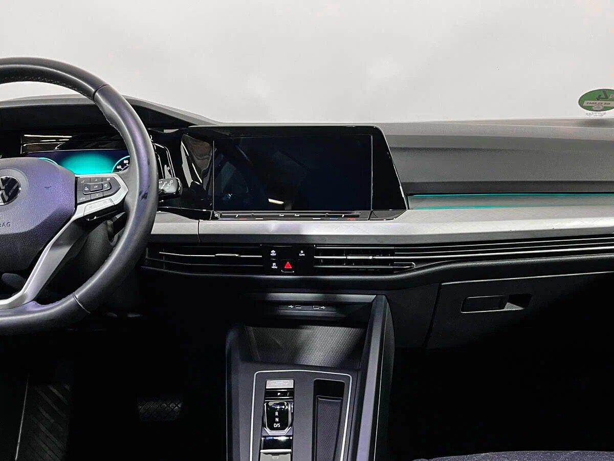 Volkswagen Golf 2020, серебряный