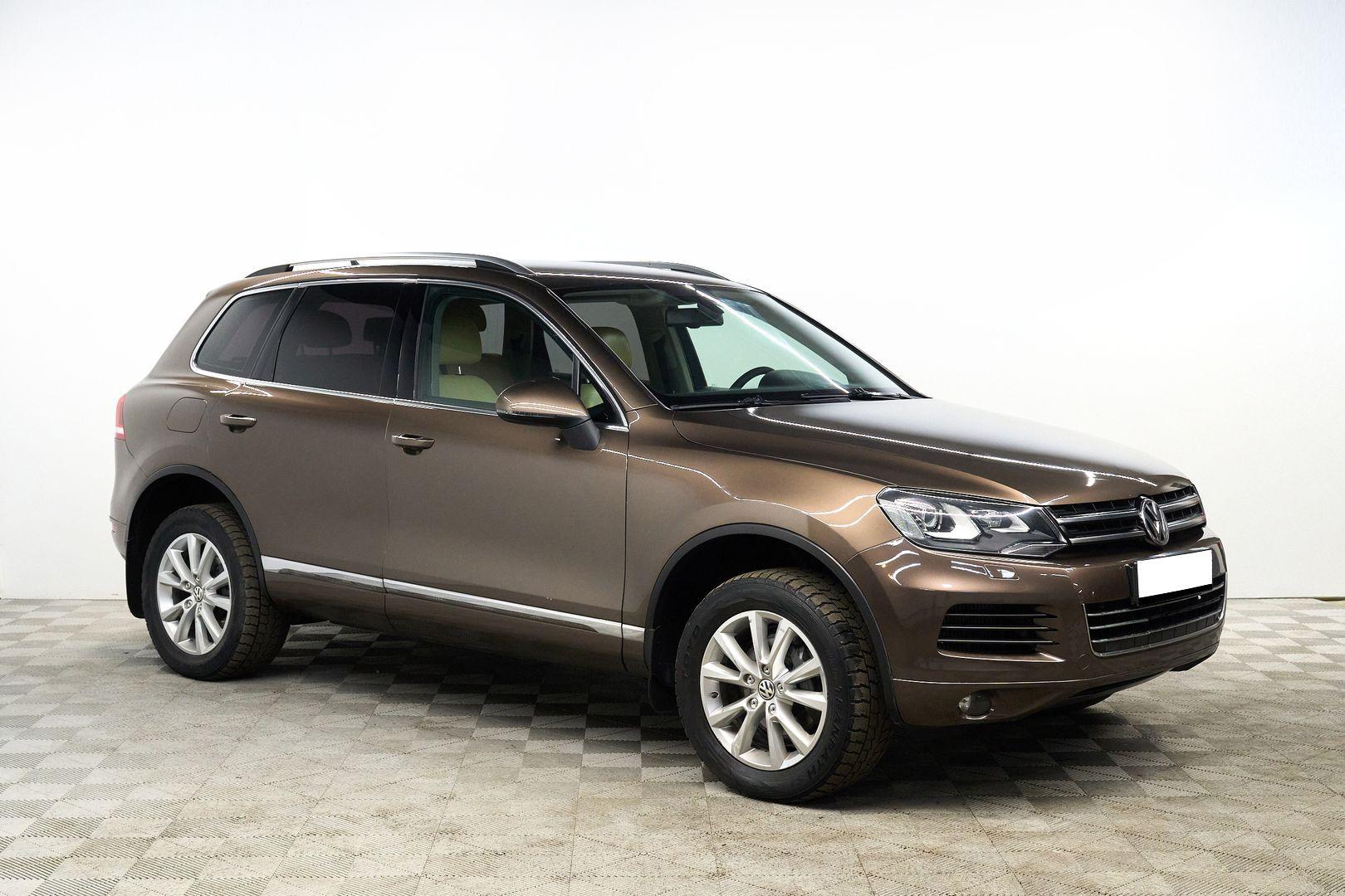 Volkswagen Touareg 2012, коричневый