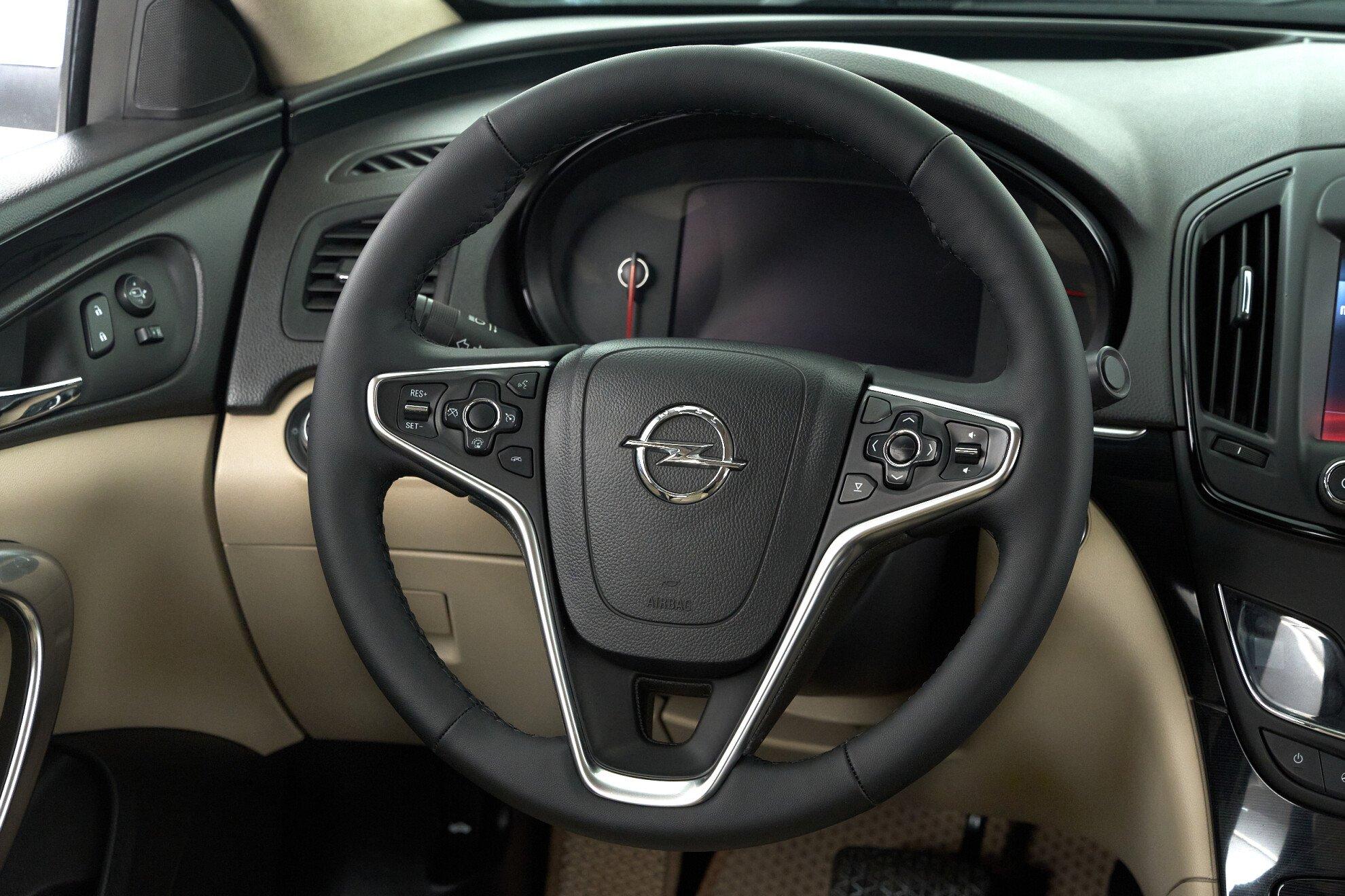 Opel Insignia 2014, белый