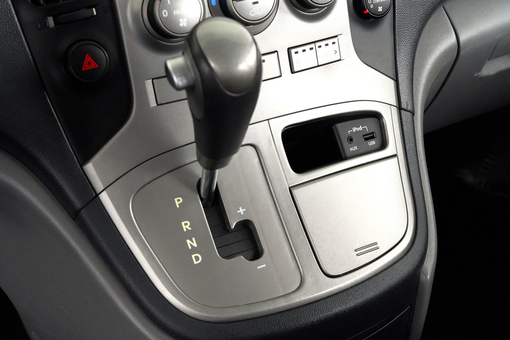 Hyundai Grand Starex 2013, серебряный