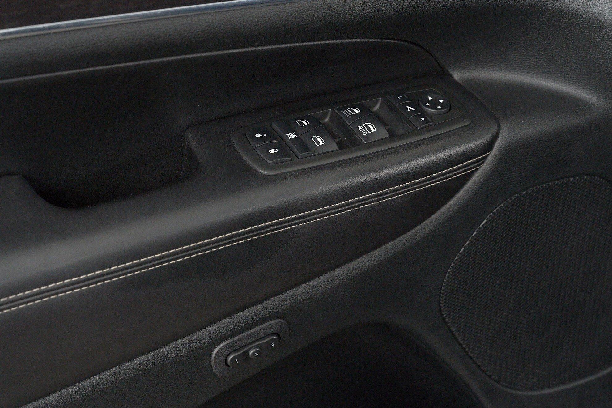Jeep Grand Cherokee 2013, черный