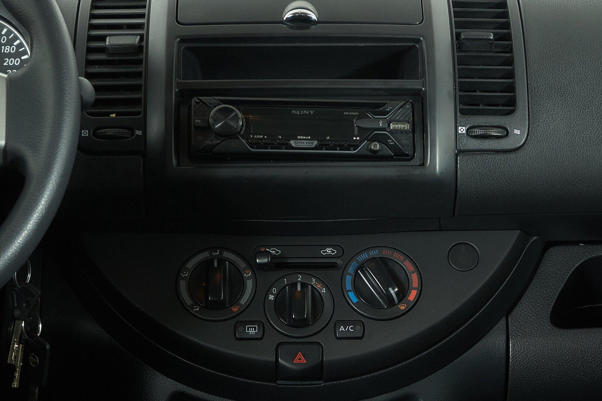 Nissan Note 2013, серый