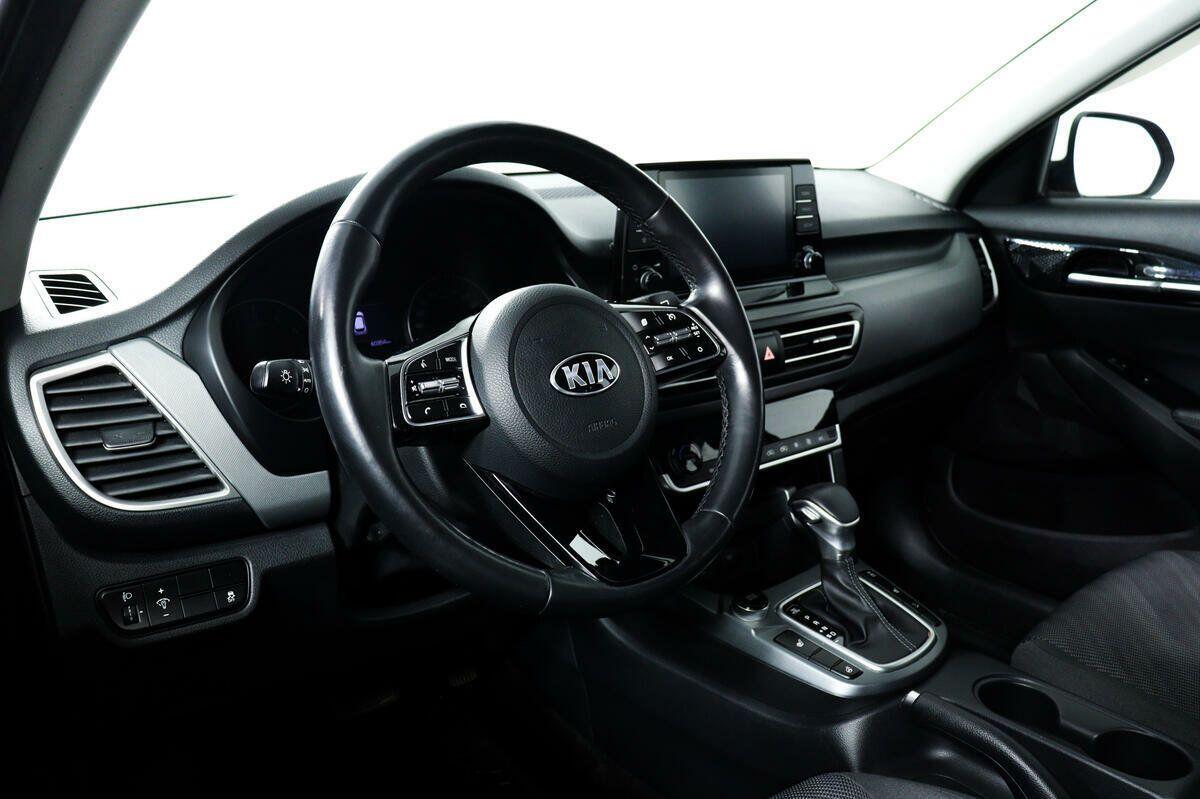 Kia Seltos 2021, оранжевый