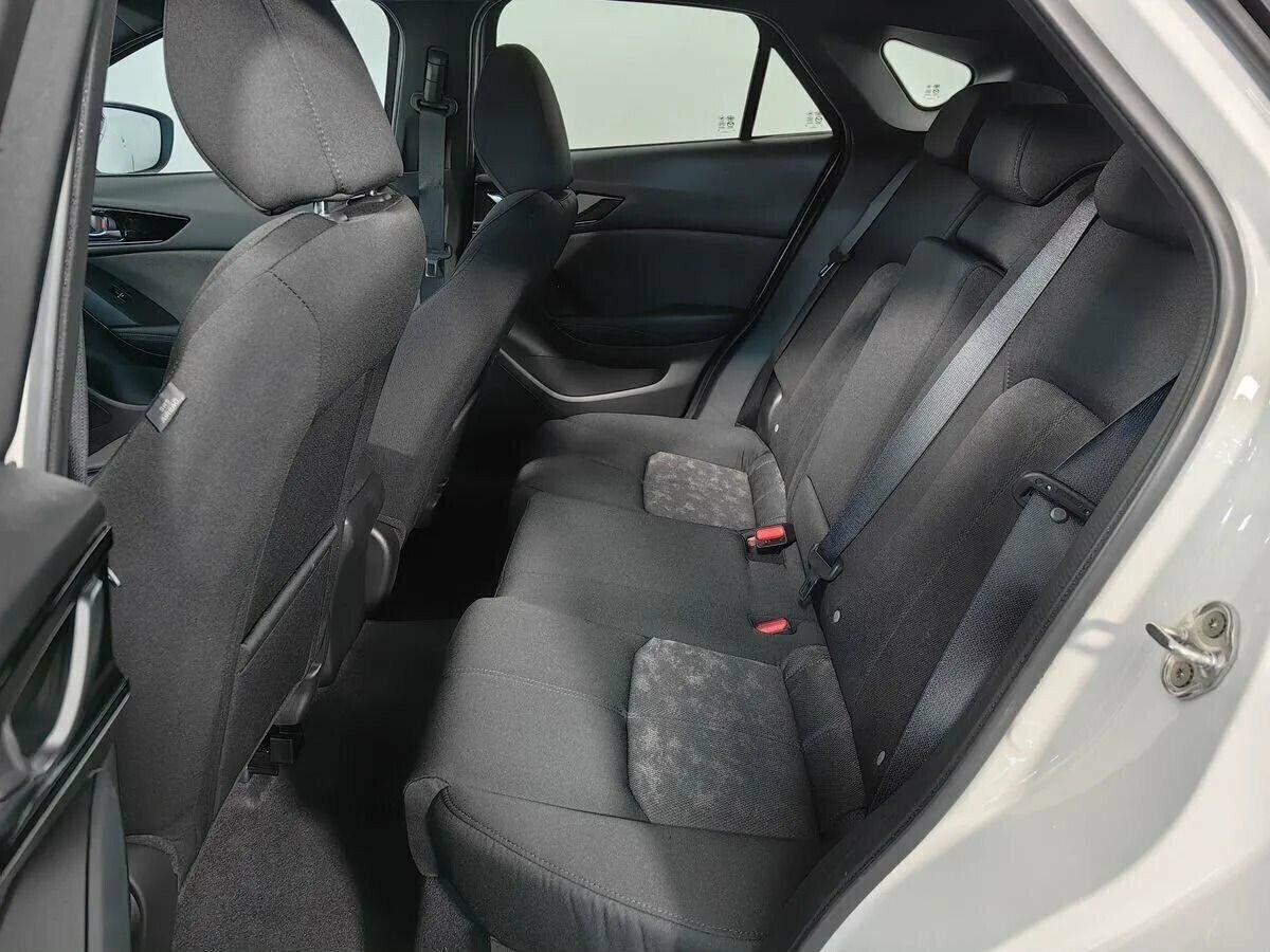 Mazda CX-4 2022, белый