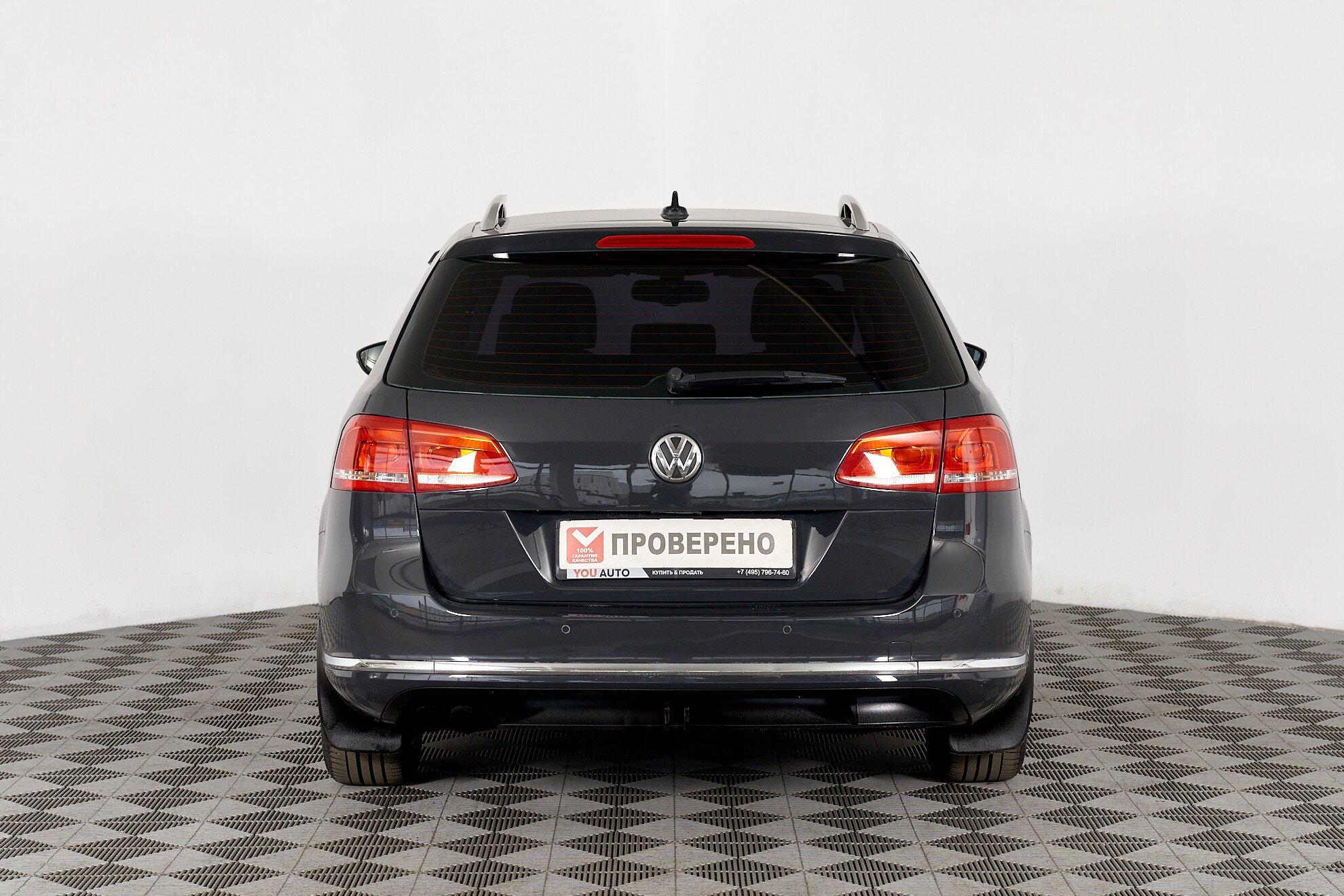 Volkswagen Passat 2012, серый