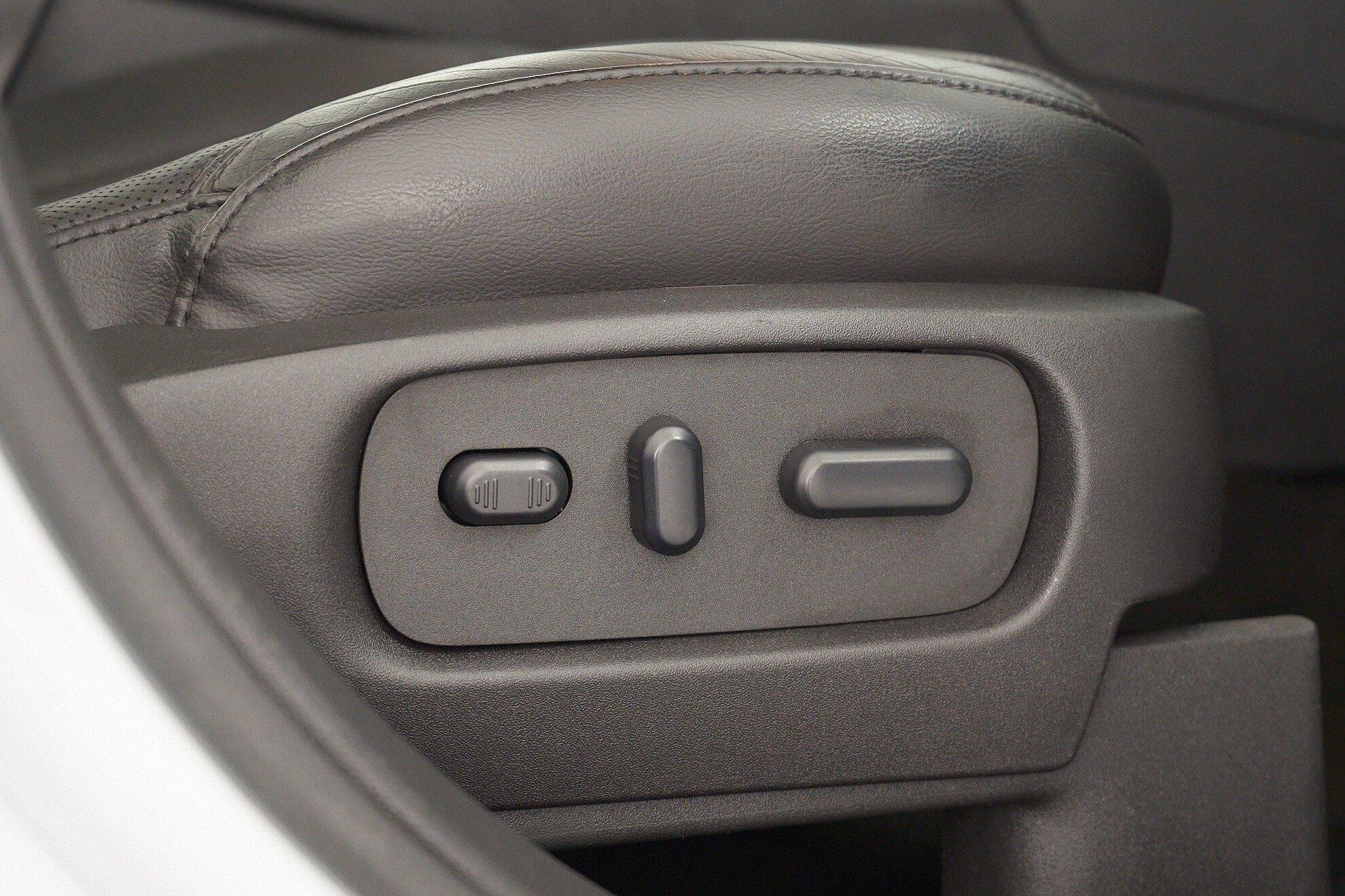 Ford Explorer 2013, белый