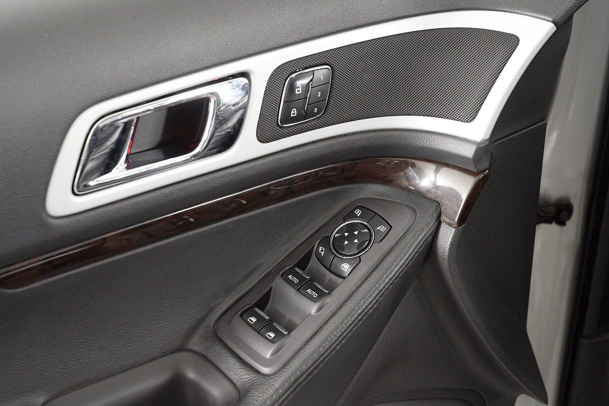 Ford Explorer 2012, серебряный