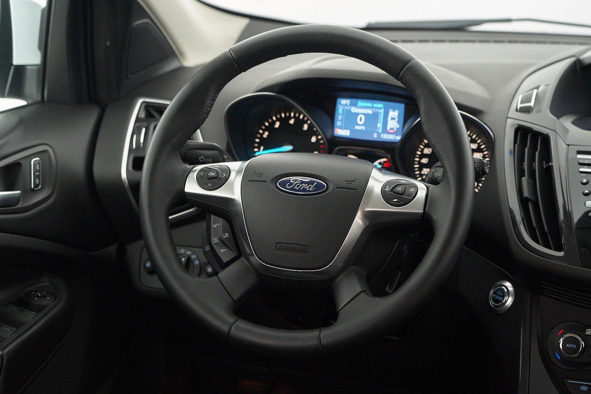 Ford Kuga 2015, белый