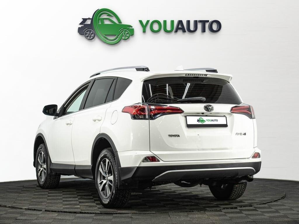 Toyota RAV4 2019, белый