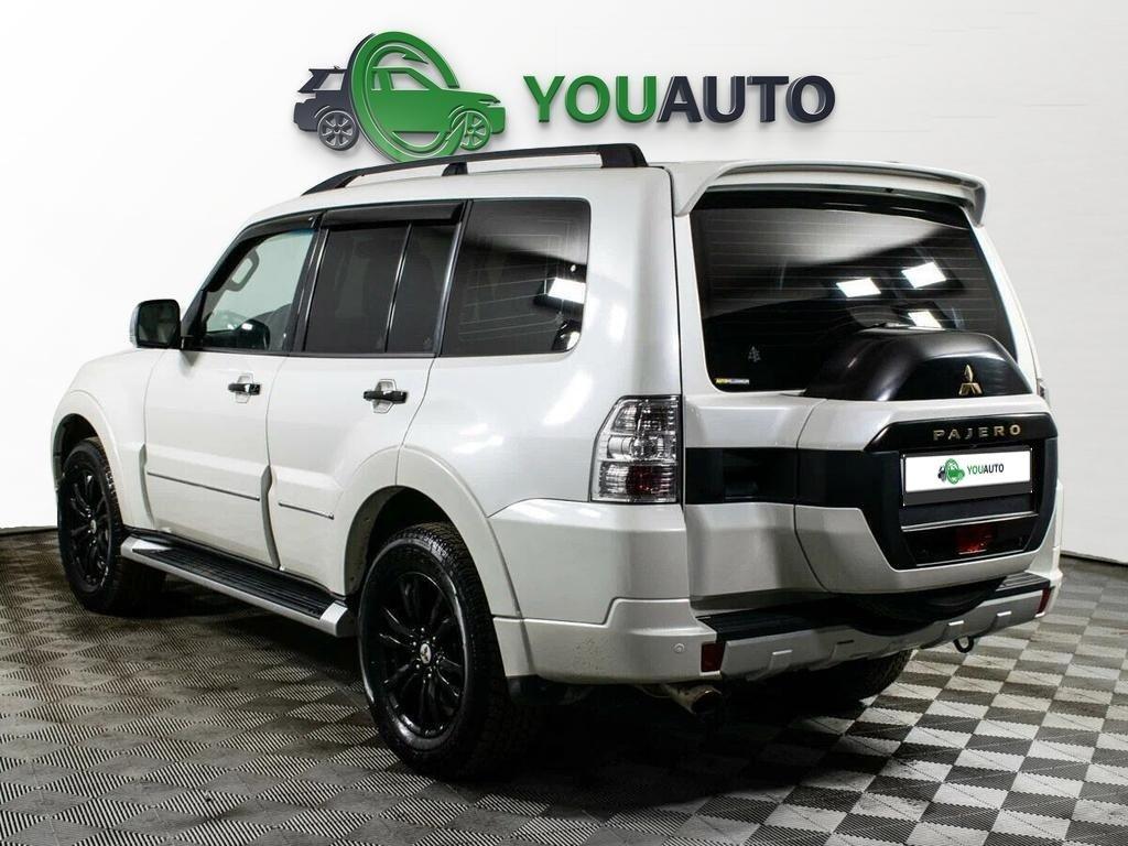 Mitsubishi Pajero 2019, белый