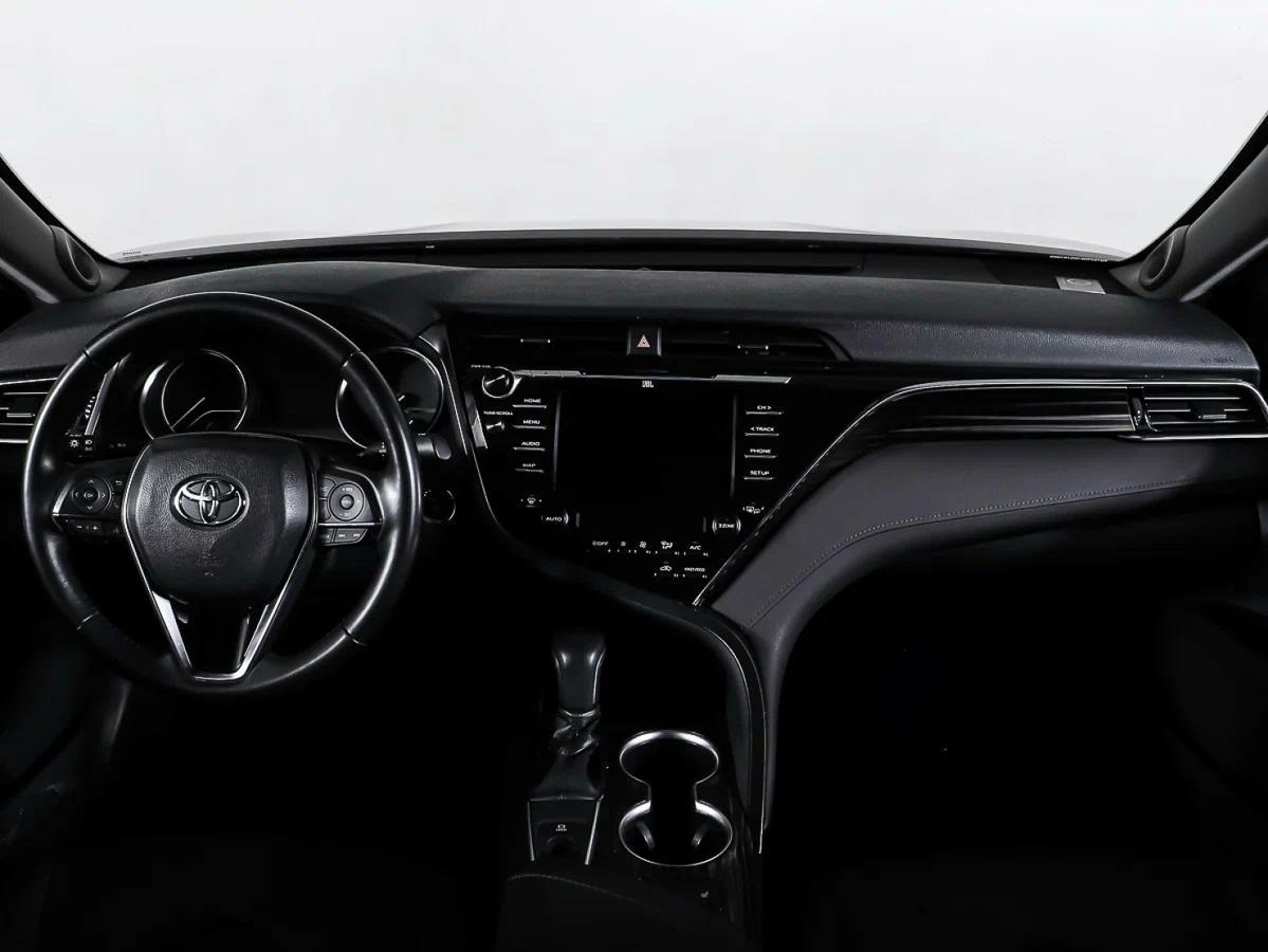 Toyota Camry 2019, коричневый