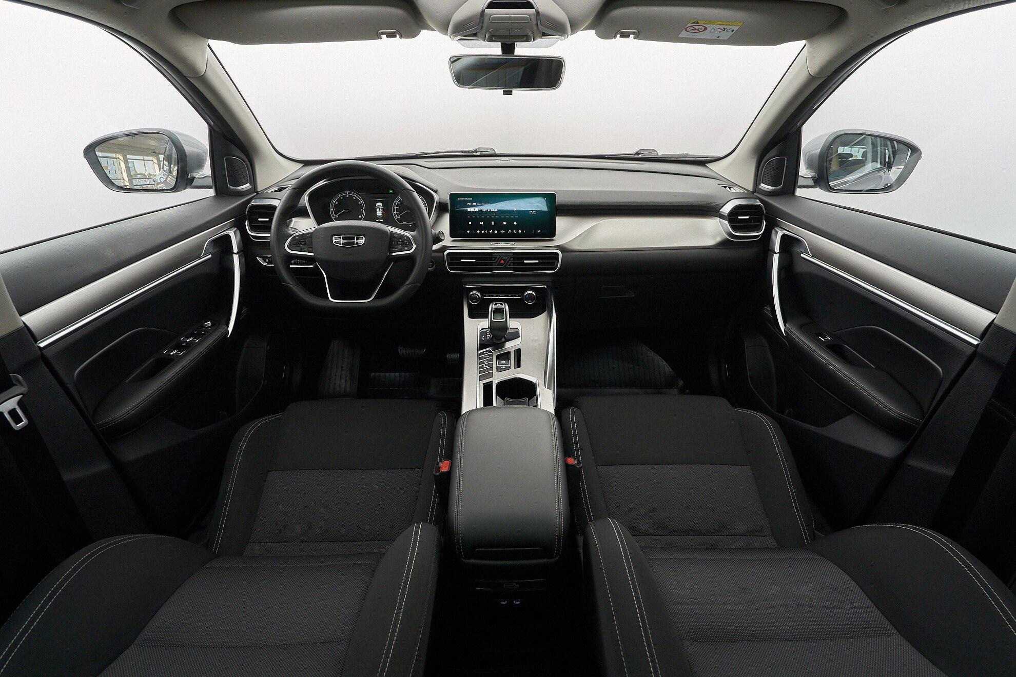 Geely Coolray 2022, серебряный