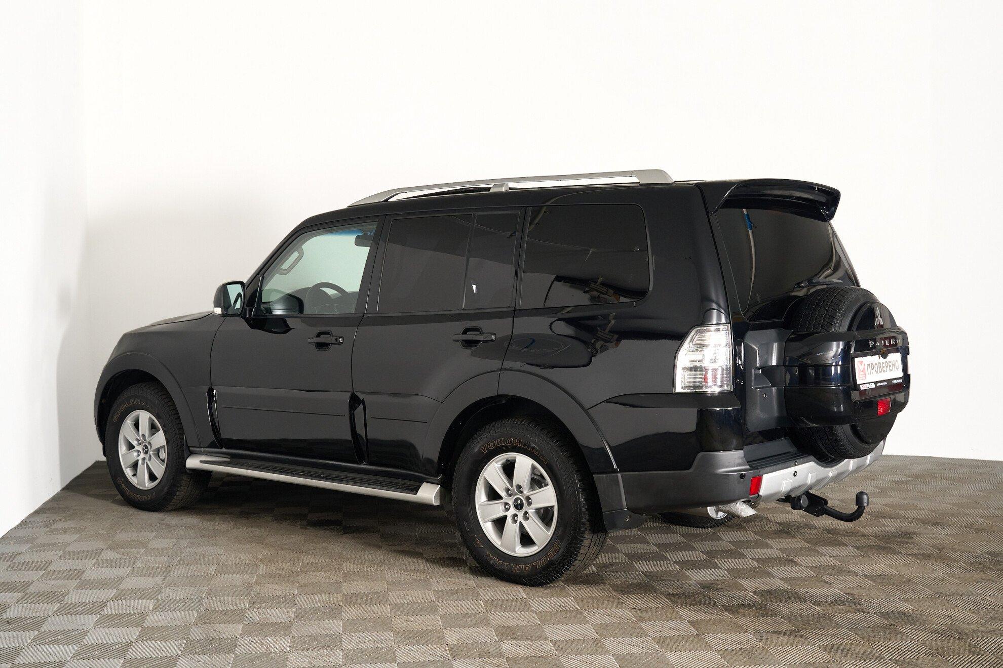 Mitsubishi Pajero 2008, черный