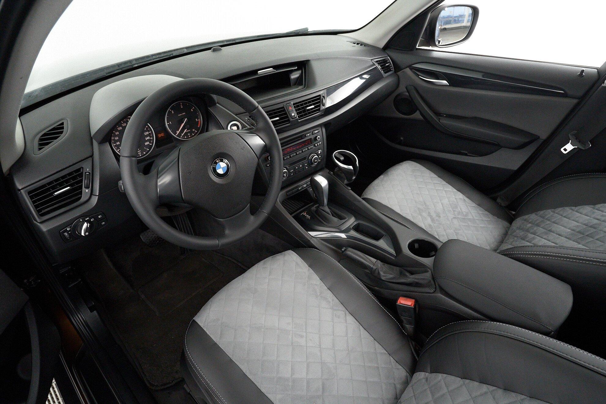 BMW X1 2011, коричневый