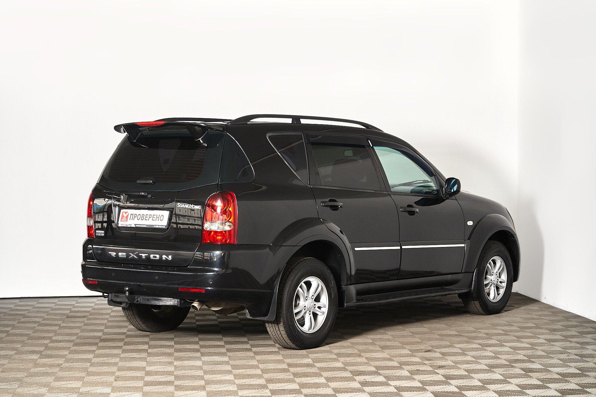 SsangYong Rexton 2011, черный